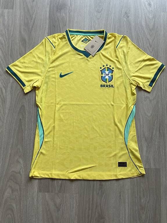 Leibchen & Hosen: Brasilien Trikot Neu – Gebraucht aus Biel/Bienne von Bolagol9