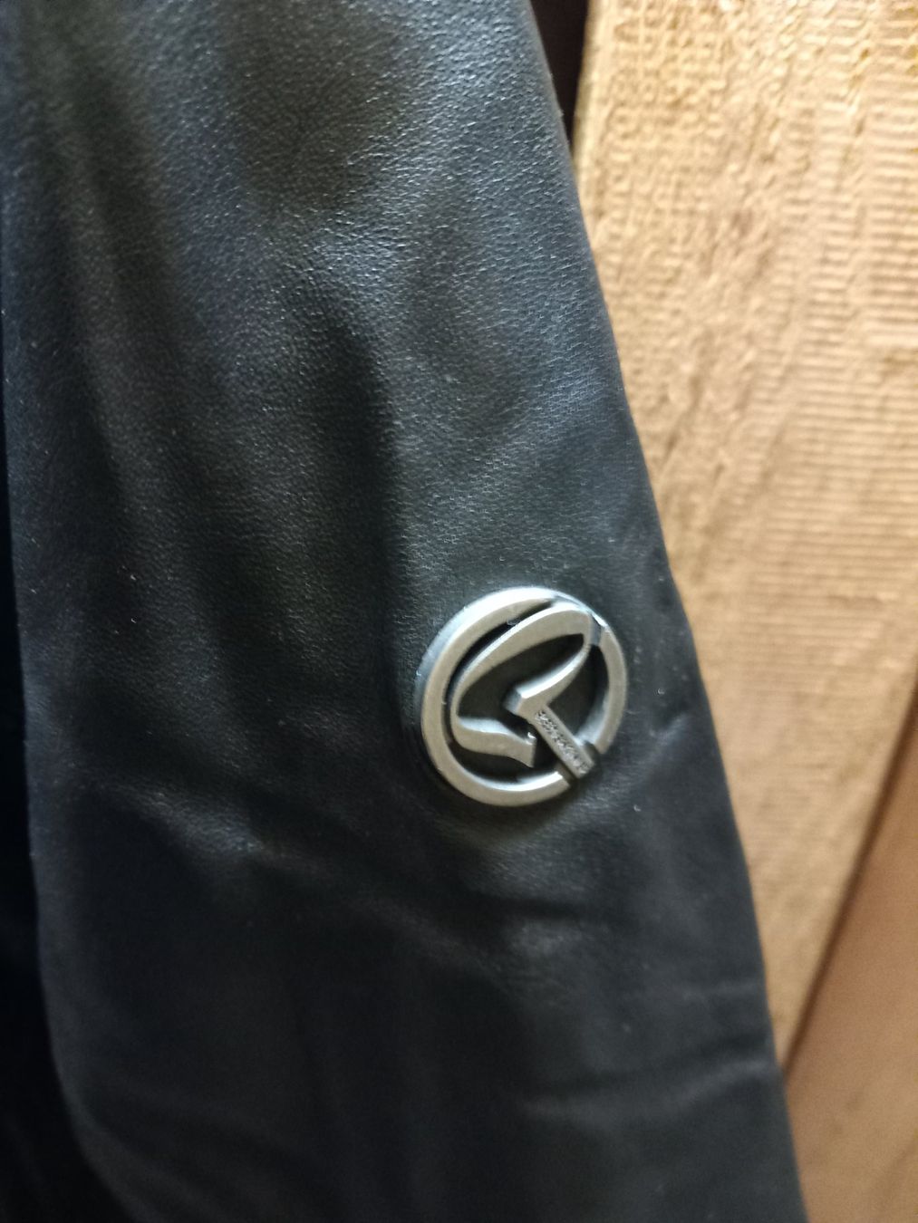 Redskins Giacche: Veste Redskins en cuir – Usato da Le Grand-Saconnex venduto da Rgt87 5