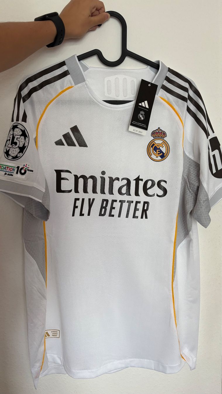 Adidas Leibchen & Hosen: Maillot Real Madrid 2025/26 – Neu und originalverpackt aus Prilly von swissGK 6