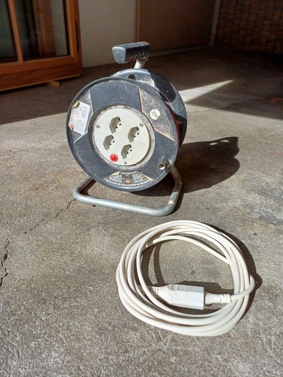 Werkzeug Eisensäge Feilen Zange Strahler Kabelrolle Beil ... | Kaufen