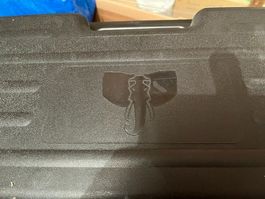 Hier ist ein neuer, ungebrauchter Waffenkoffer zu haben