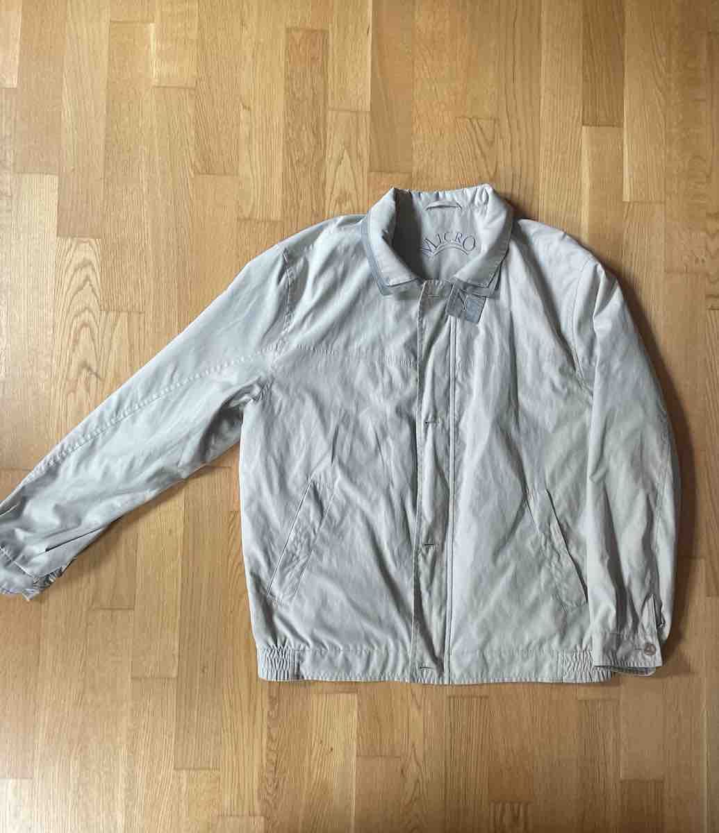Giacche: Micro Jacke hellgrau mit Kragen gebrauchter Zustand – Usato da Schaffhausen venduto da Benes_brocki