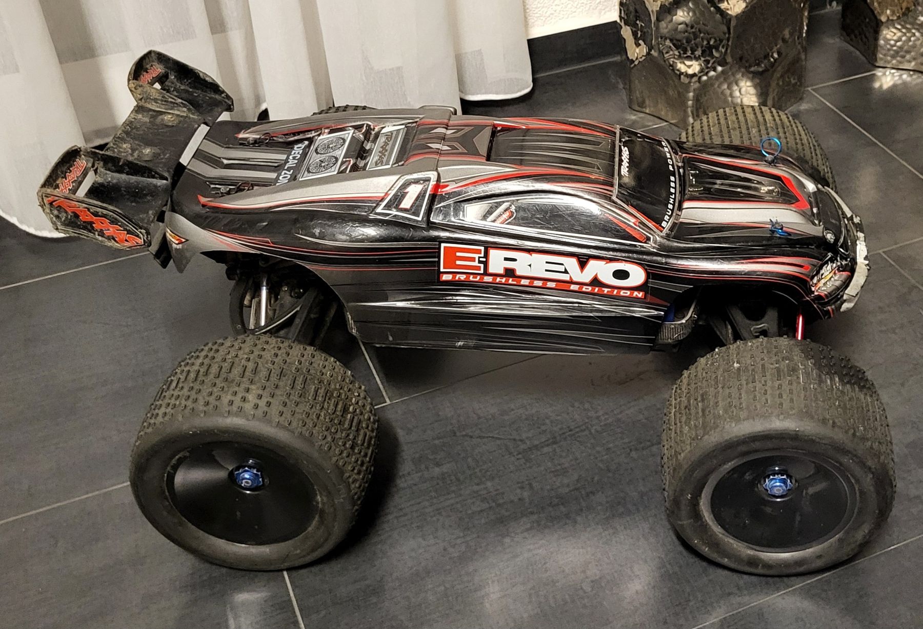Traxxas RC Modellbau: TRAXXAS E-REVO zu verkaufen – Gebraucht aus islikon von mir_8cbw 2