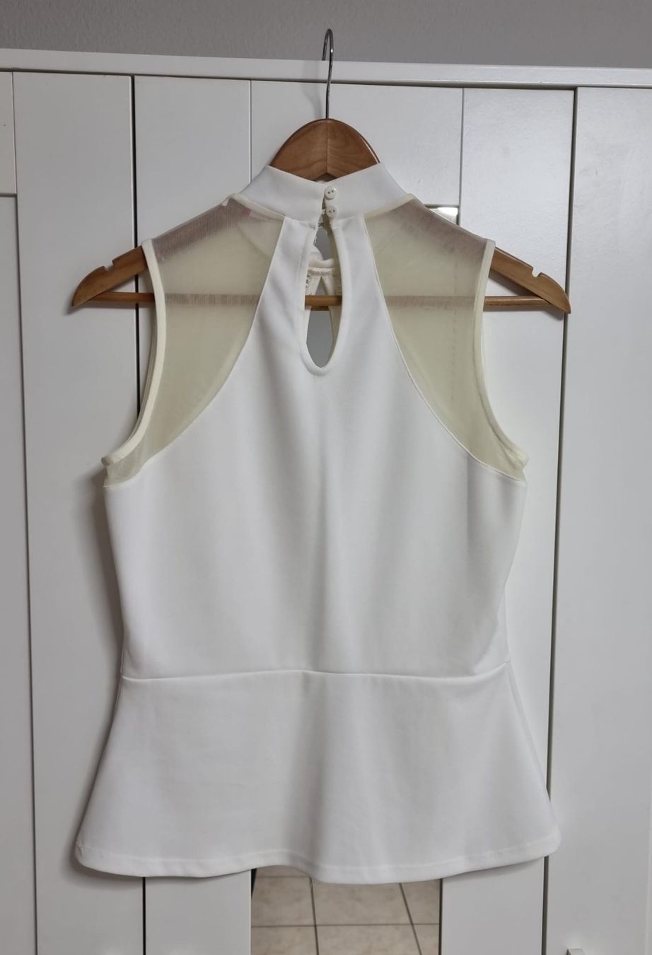 Guess Top: Top GUESS taglia S – Usato da Cadenazzo venduto da man_9hnd 1