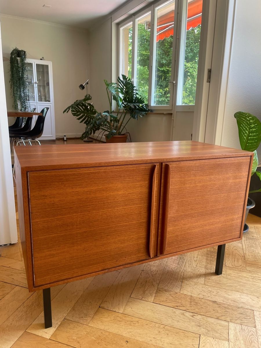 Büffets: Mid Century Teak Sideboard 1960‘s – Gebraucht aus Biel/Bienne von Jilo 1