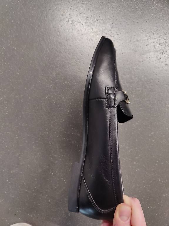 Chaussures femmes: Schwarze Halbschuhe  – D'occasion à Basel par viajesdemelli 1