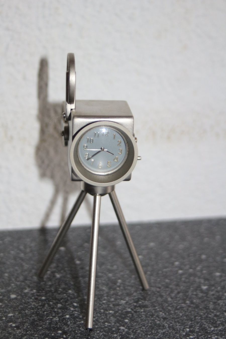 Orologi da terra & Orologi da parete: Kleine Filmkamera- Uhr – Usato da Benglen venduto da polli77 4
