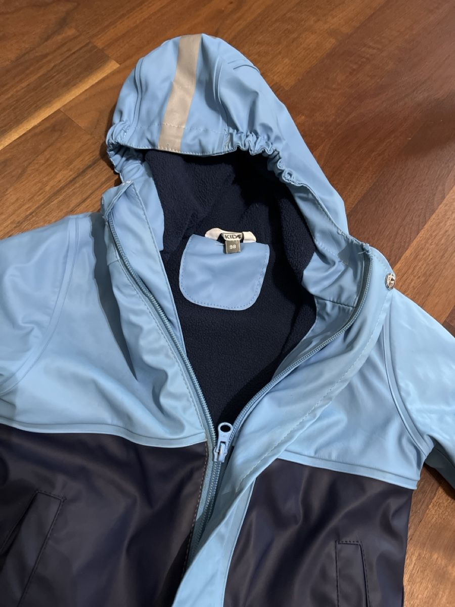 Lotti & Set di vestiti: Regenkleider 98 gefüttert – Usato da Andelfingen venduto da estark 3