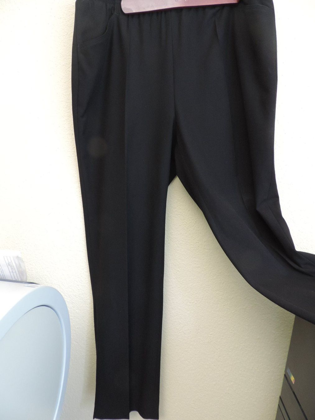 Pantaloni: Schwarze Hos  von Stark woman – Usato da Menziken venduto da Feh 1