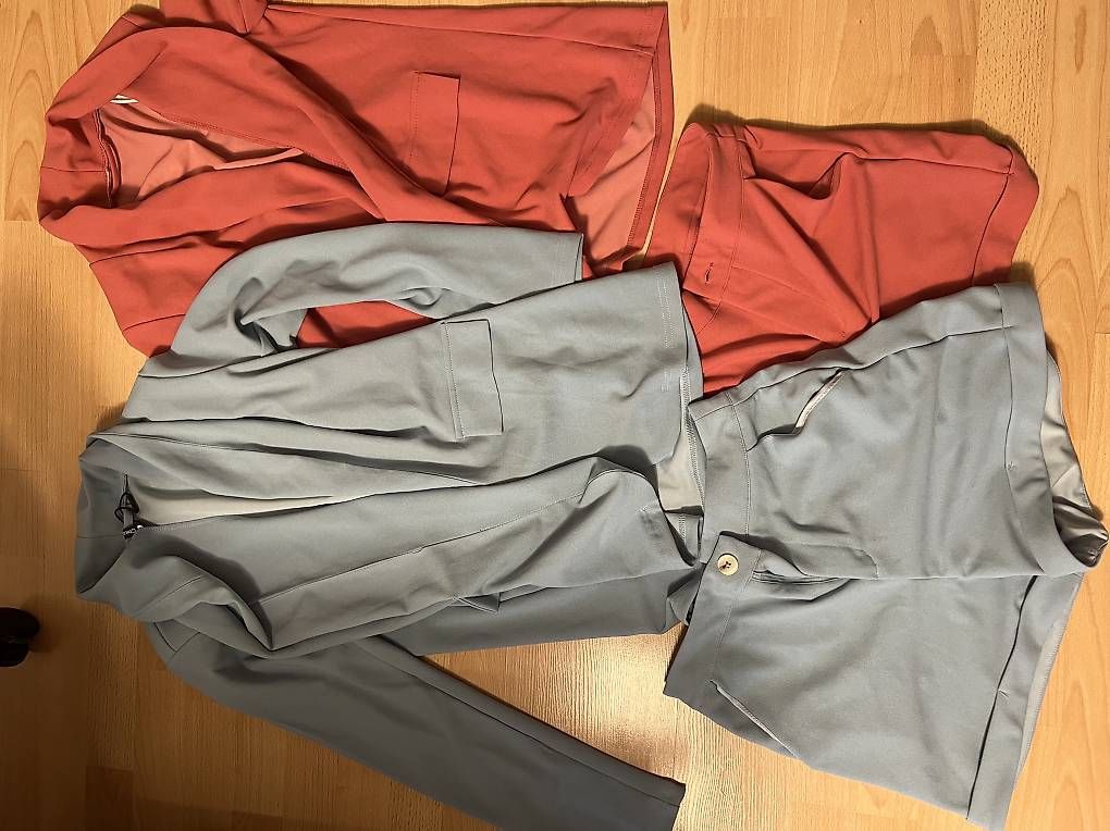 Completi & Tailleur: 2x Damen Anzug kurz – Usato da Tuggen venduto da Tantas