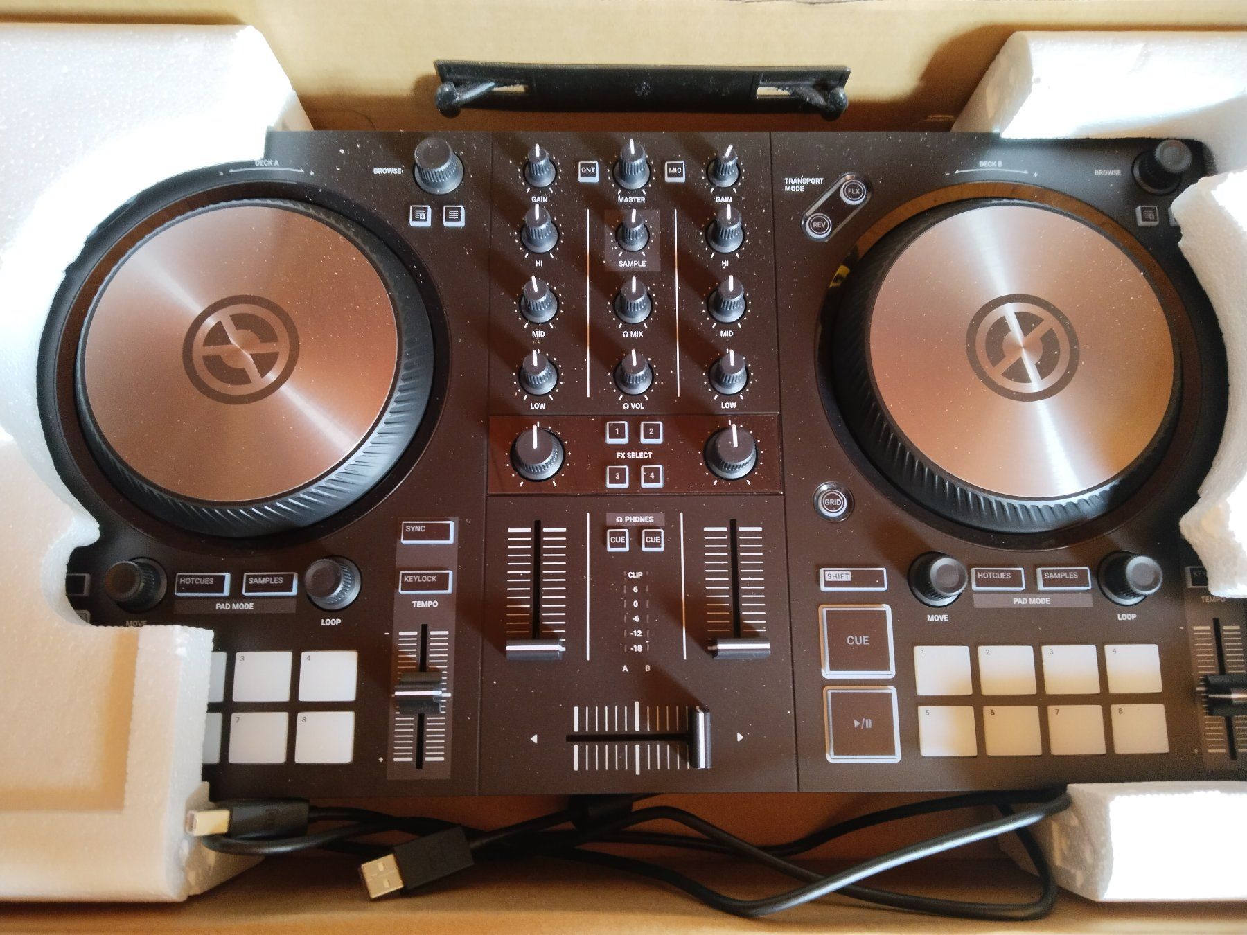 Traktor Console di mixaggio: Traktor Kontrol S2 – Nuovo e nell'imballaggio originale da Altstätten SG venduto da hstelzl 1