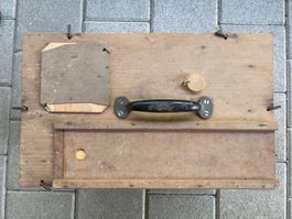 Bienen-Schwarmkasten mit Griff und Drahtgitter
