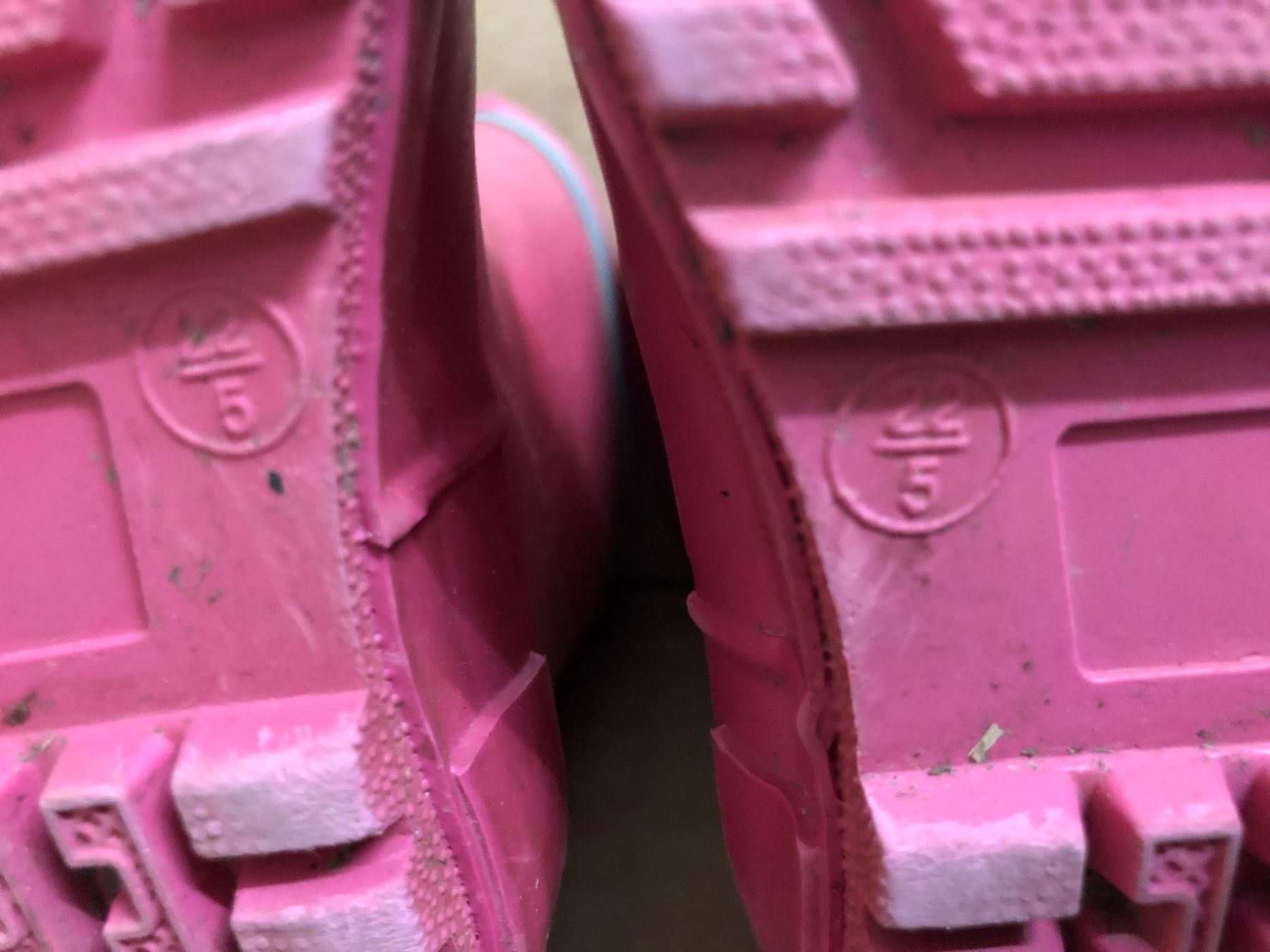 Schuhe für Mädchen: Gummistiefel Grösse 22 Minnie Mouse – Gebraucht aus Eschlikon TG von RamonaSt 4