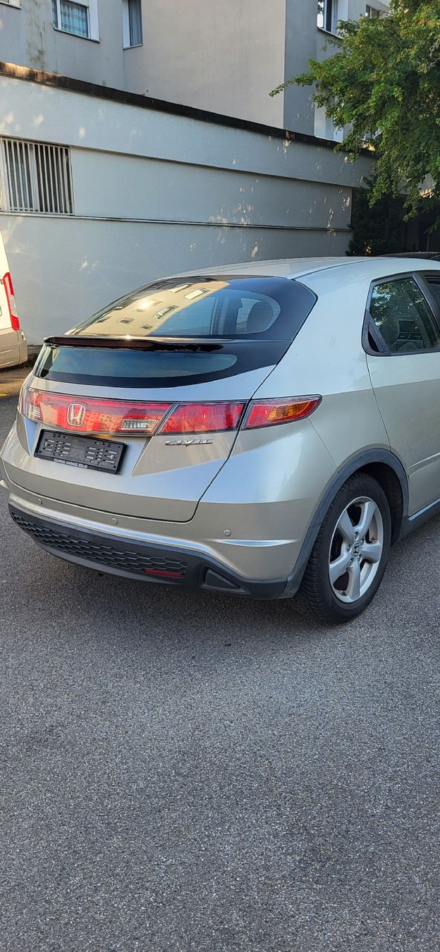 Honda Automobili: Honda Civic 1.4 – Usato da Kloten venduto da sinelina 3