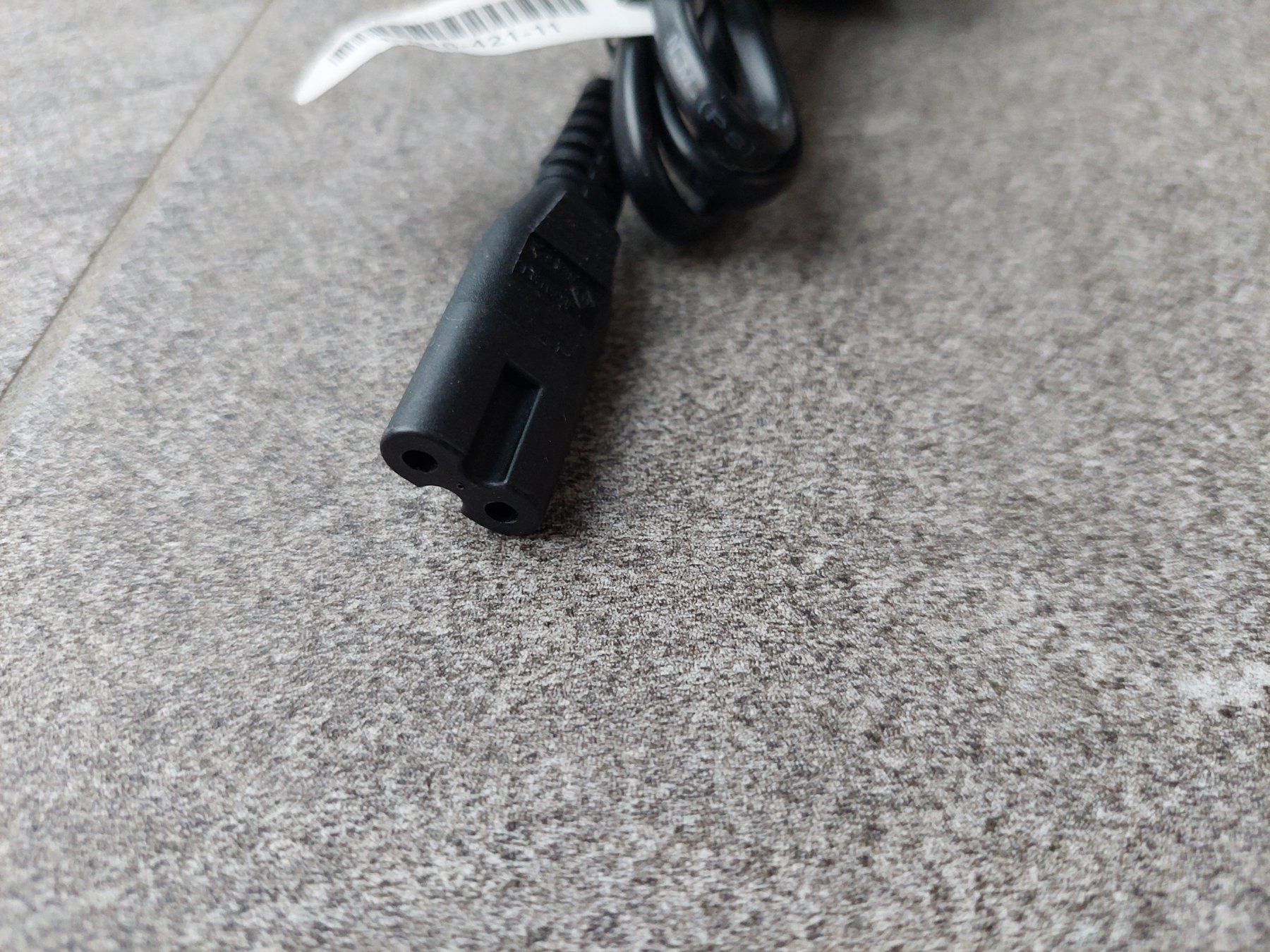 Câbles: 2-Pol Netzkabel mit UK Stecker – D'occasion à Wiesendangen par troawus 2