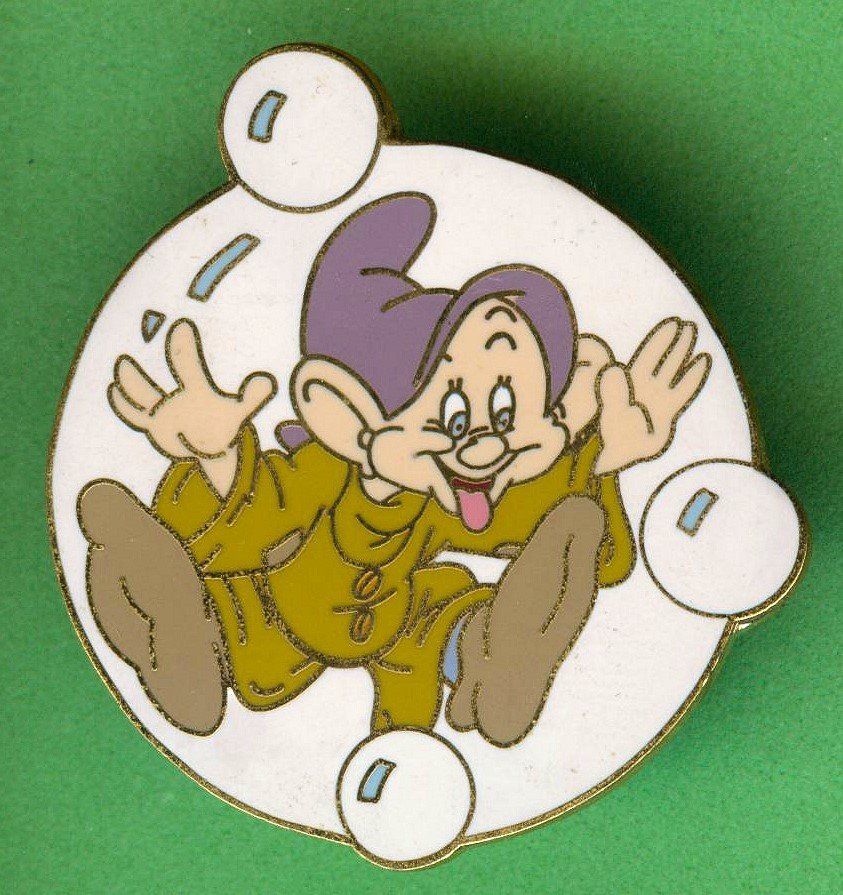 Disney Placchette & Badge: Disney   Zwerg  SEPPEL – Usato da Winterthur venduto da Sammleroase