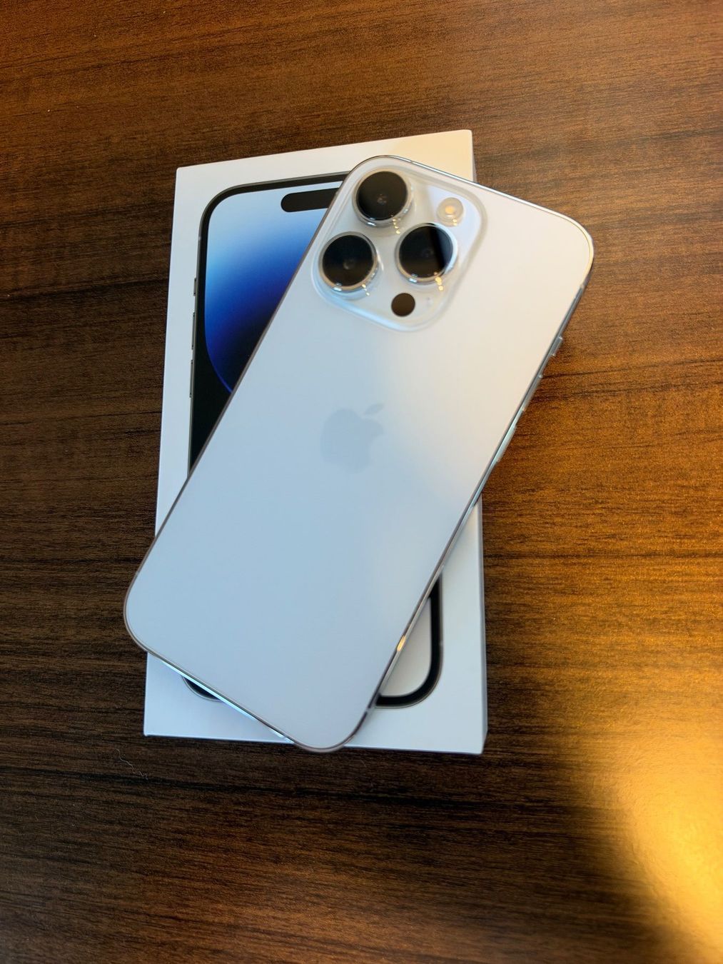 Apple Portables: Apple iPhone 14 Pro Weiss - 512GB (mit vielen Handyhüllen) – D'occasion à Winterthur par cedricpixel 2