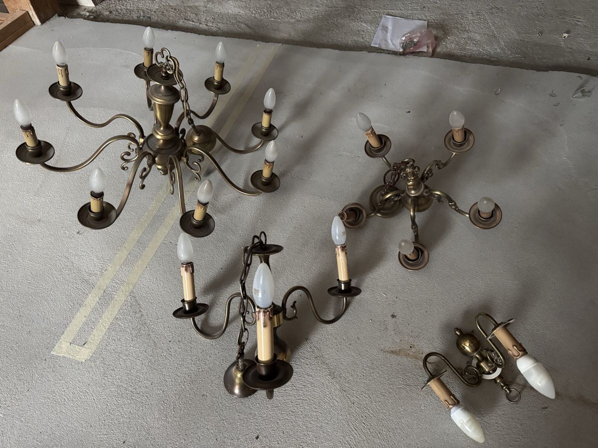 Lampade: Antike Messing-Kronleuchter, verschiedene Grössen – Usato da Rüti ZH venduto da Spreisig