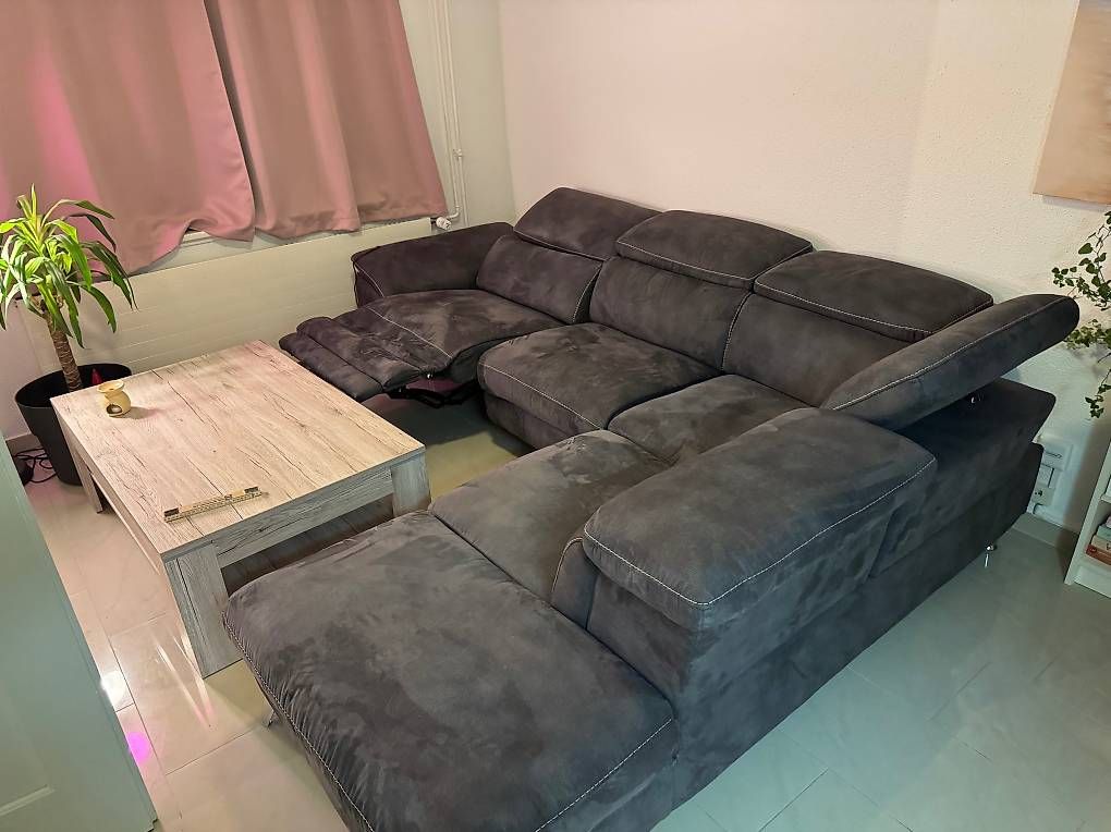 Sofas: Ecksofa mit elektrische Relax Funktion – Gebraucht aus Schaffhausen von ade_hms6