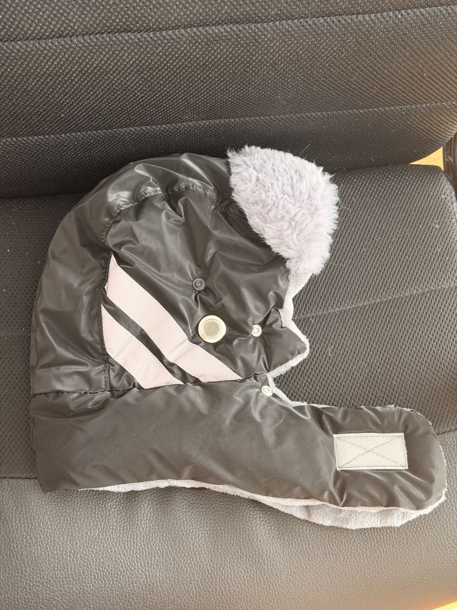 Copricapi, berretti & cappellini: Warm Winter Trapper Hat Black – Windproof & Waterproof – Usato da Zürich venduto da ada_ls7k 1