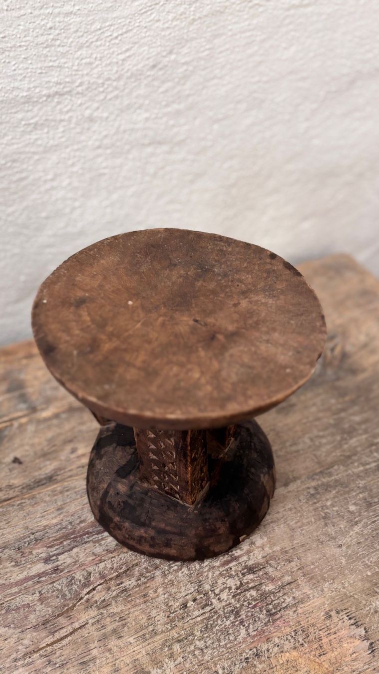 Hocker: Sehr alter afrikanischer Tonga Hocker – Gebraucht aus Richterswil von 0207lifestyle 2