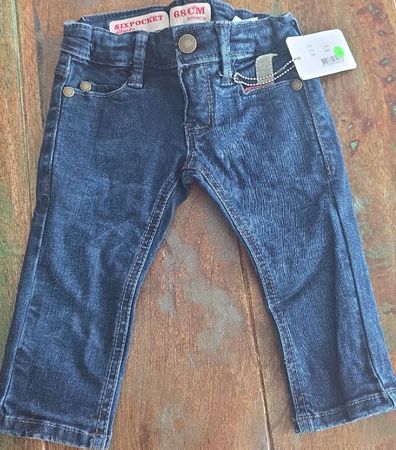 Jeans dunkelblau Grösse 68cm neu mit Etikett