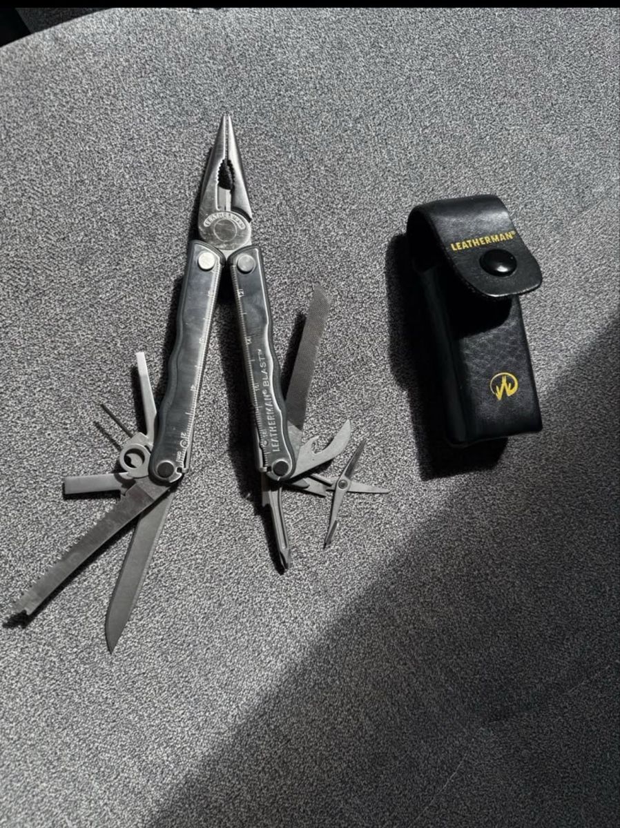 Tous les outils: Leatherman Blast Multi-tool with Holster – Neuf avec emballage d'origine à Herbligen par T-esthetic