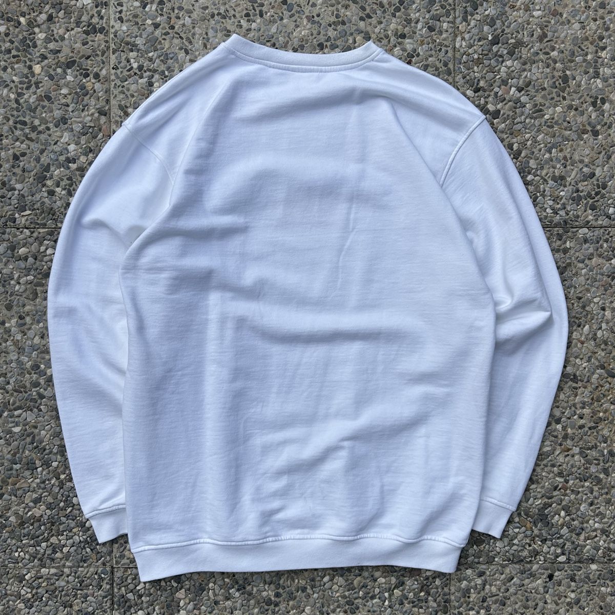 Reebok Maglioni & Felpe: Vintage Reebok embroidered White sweatshirt – Usato da brent venduto da fukusapes 2