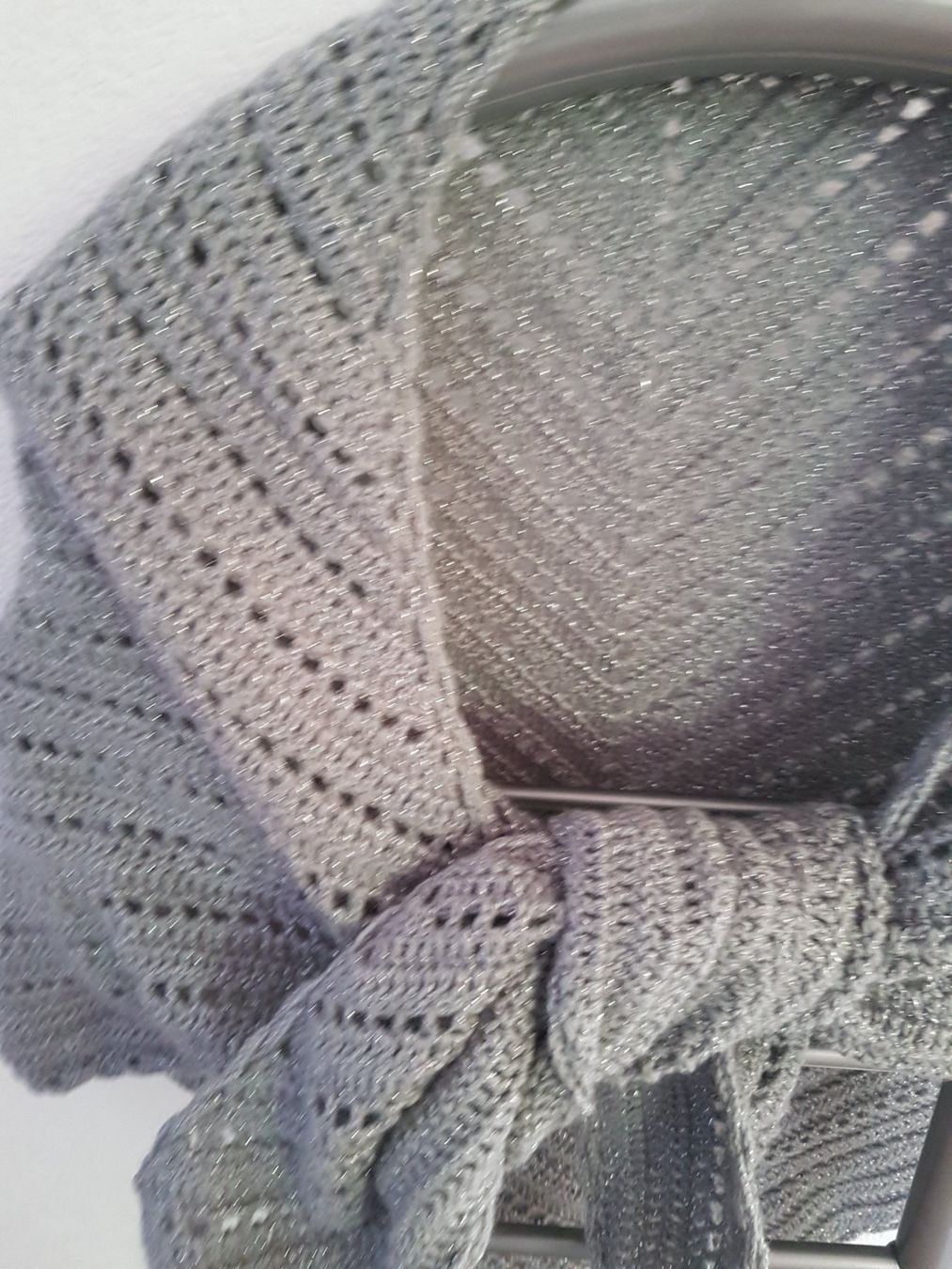 Foulard & Sciarpe: Dreiecktuch, gehäkelt, grau – Nuovo (secondo la descrizione) da Ursenbach venduto da gruenblau 2