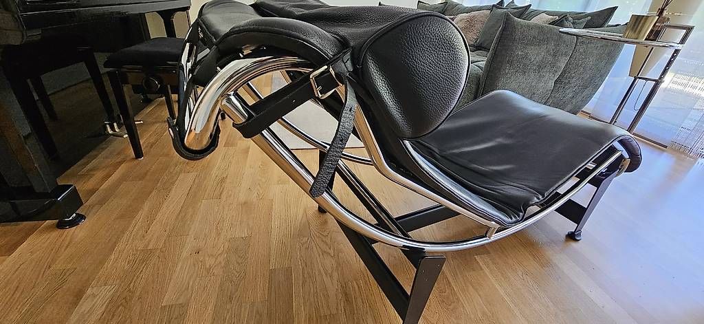 Sedie a sdraio: LC4 Liege Le Corbusier  – Usato da Arbon venduto da my_shopping 4