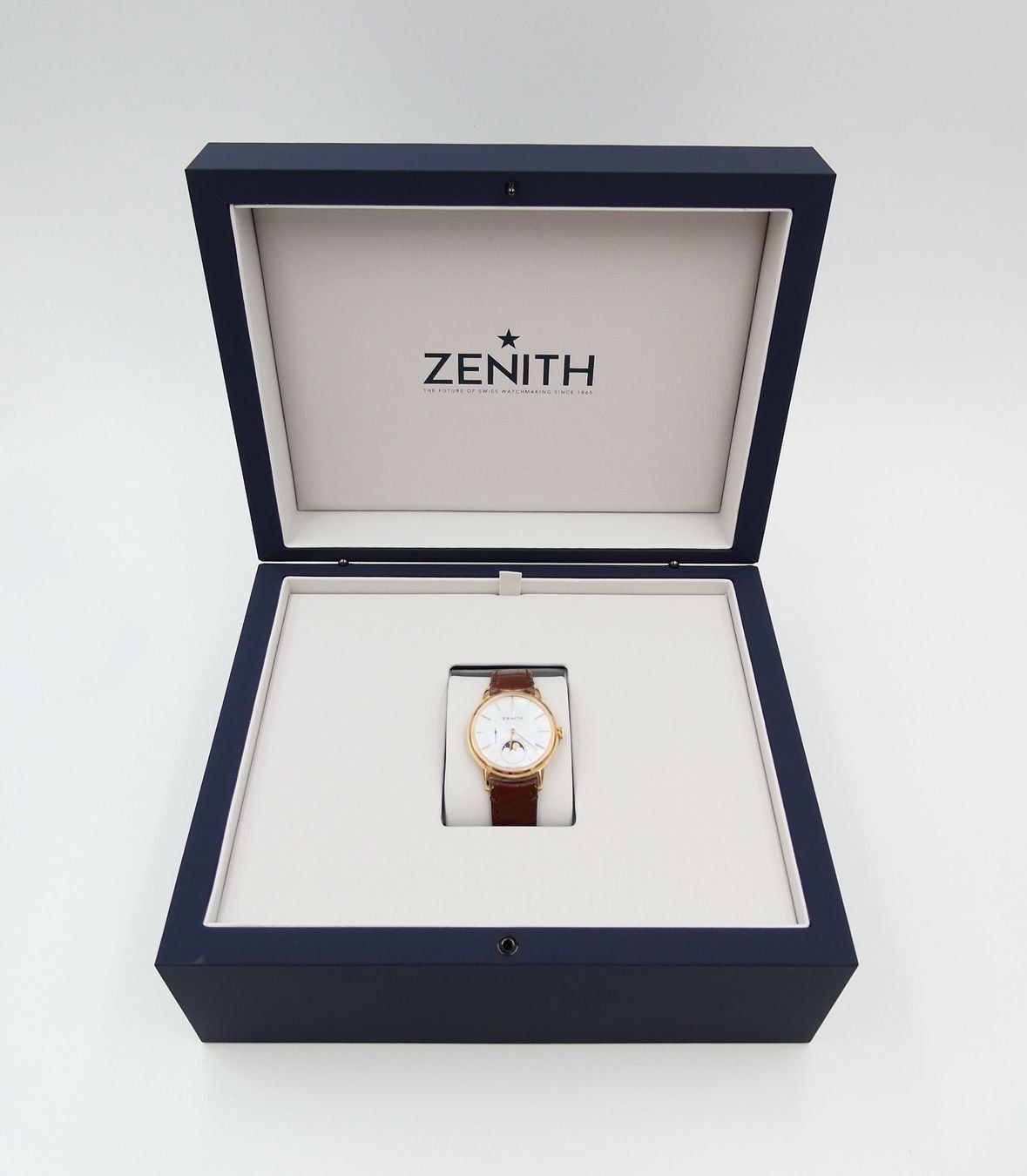 Zenith Orologi: Zenith Elite Ultra Thin Moonphase 18k Gold – Nuovo e nell'imballaggio originale da Thalwil venduto da LeCh1ffre