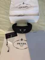 Cerchietto Prada nero con logo in metallo nuovo con scatola