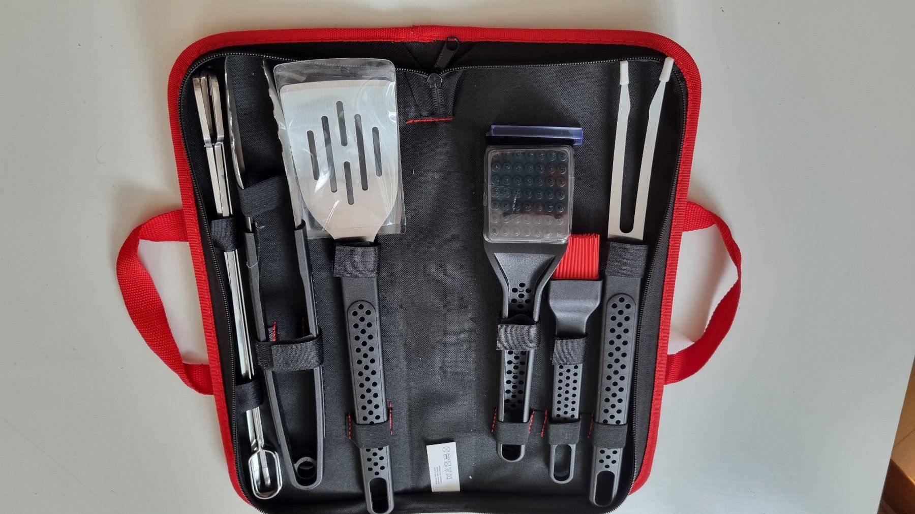 Bestecksets: set d'ustensiles pour les grillades – Neu und originalverpackt aus La Chaux-de-Fonds von mikilo1