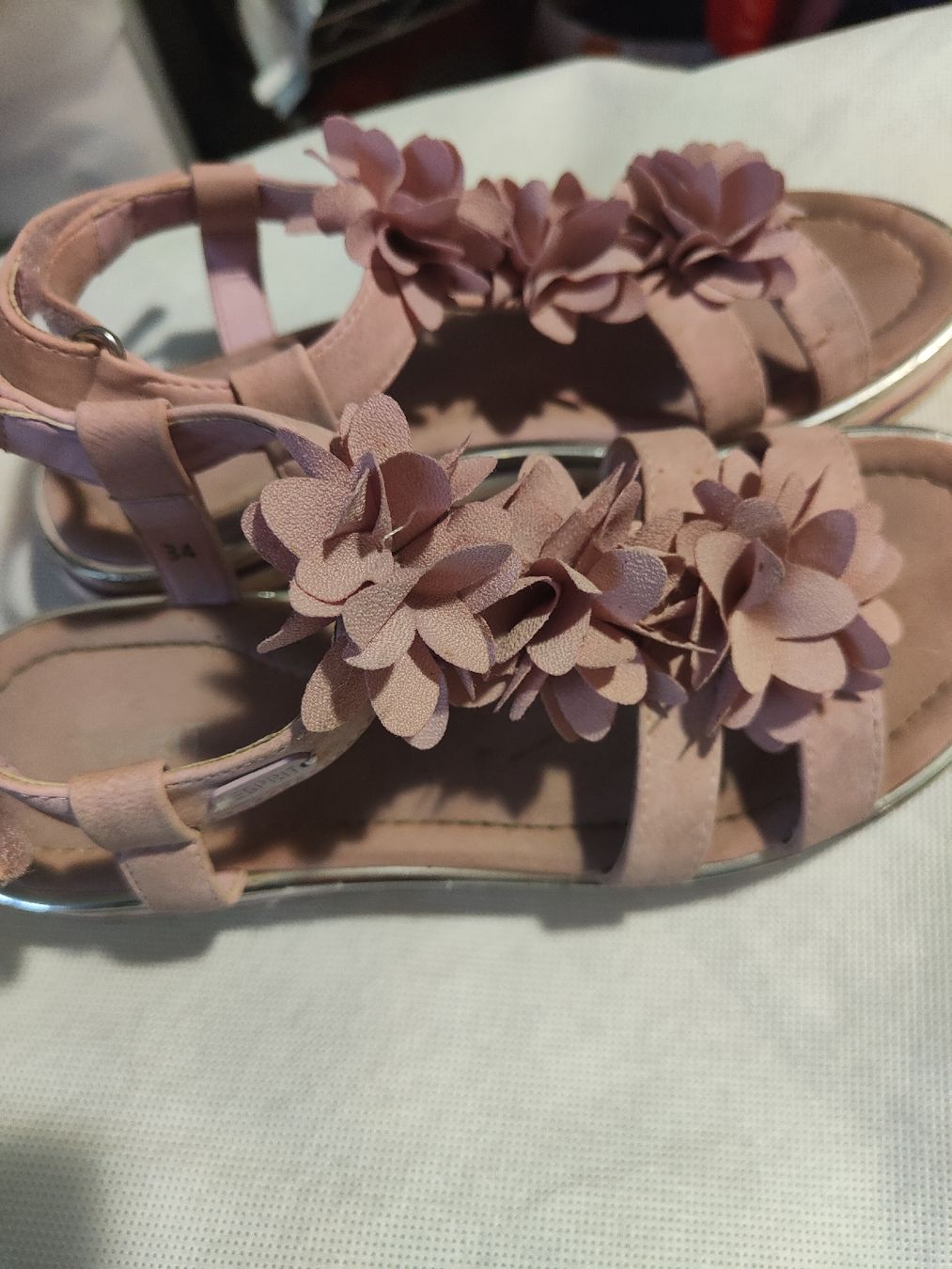 Esprit Scarpe per ragazze: Sandalen von Esprit, Grösse 34 – Usato da Effretikon venduto da jeb_l9k5 1