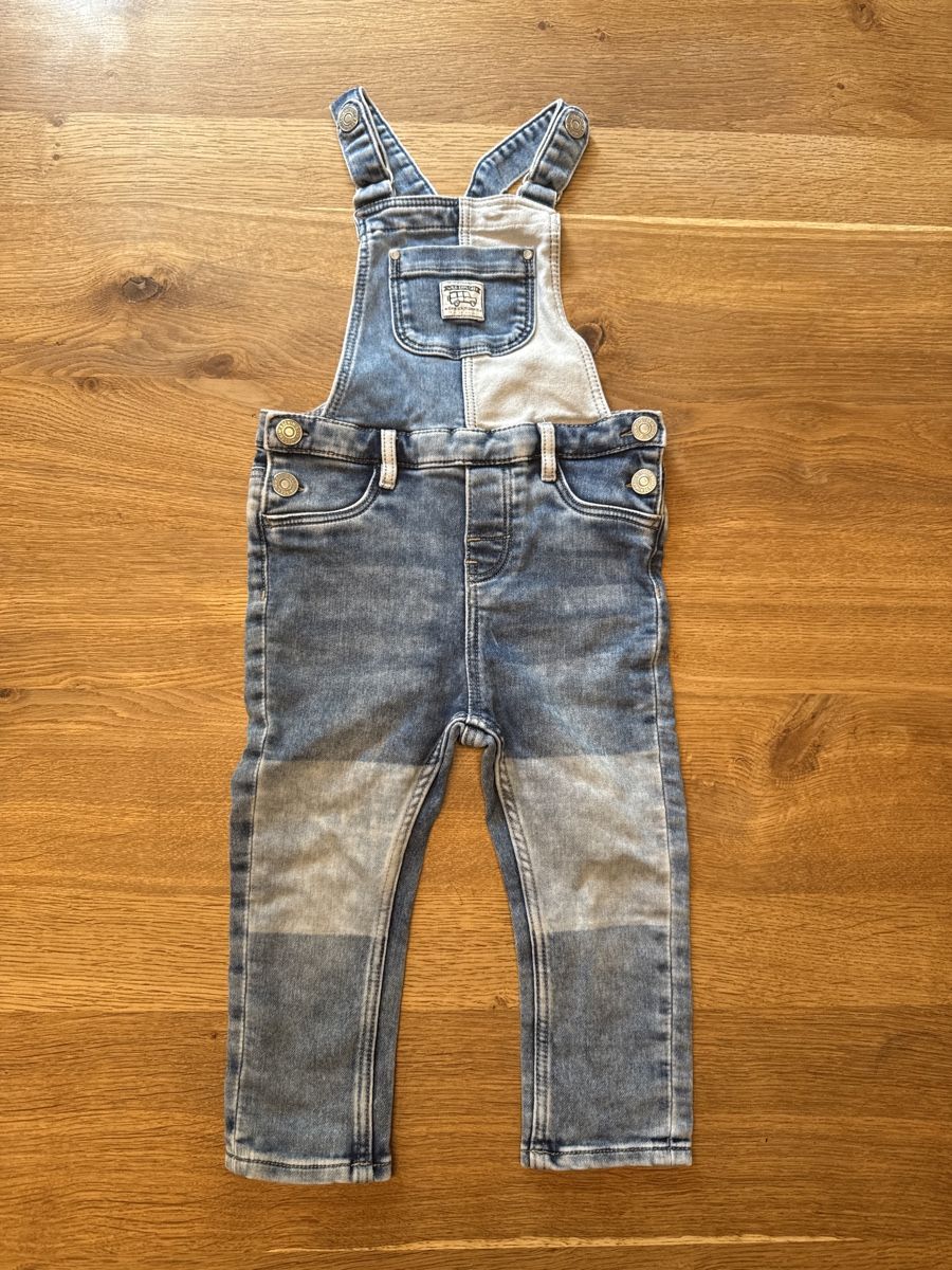 H&M Pantaloni: Jungen Latzhose Gr. 92 – Usato da Rohr b. Olten venduto da -FaLu-