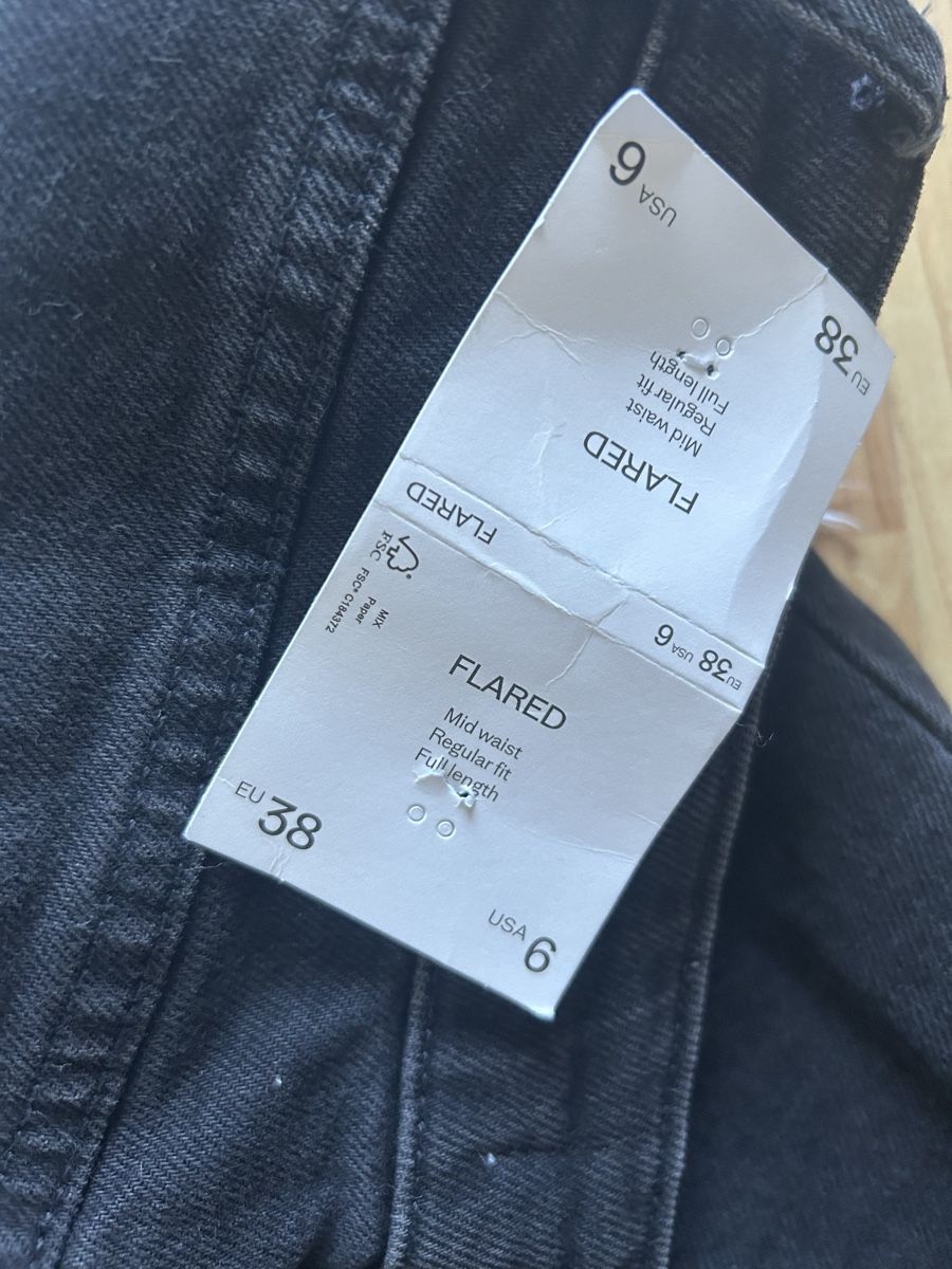 Mango Jeans: MANGO Flared Jeans schwarz – Usato da Hägendorf venduto da Anoana 3