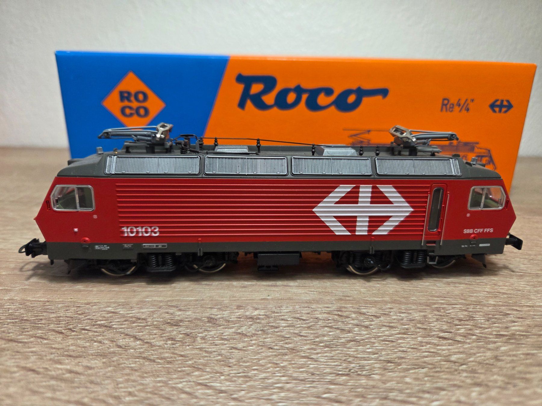 Roco Modellini di ferrovie: Roco 04178 B E-Lok 10103 SBB H0 – Usato da St-Aubin-Sauges venduto da Lo_Go 1