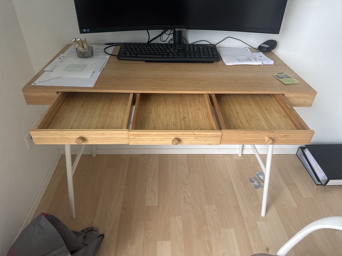 Tische: office/gaming wood table good condition  – Gebraucht aus Bülach von Moonys_lulu 1
