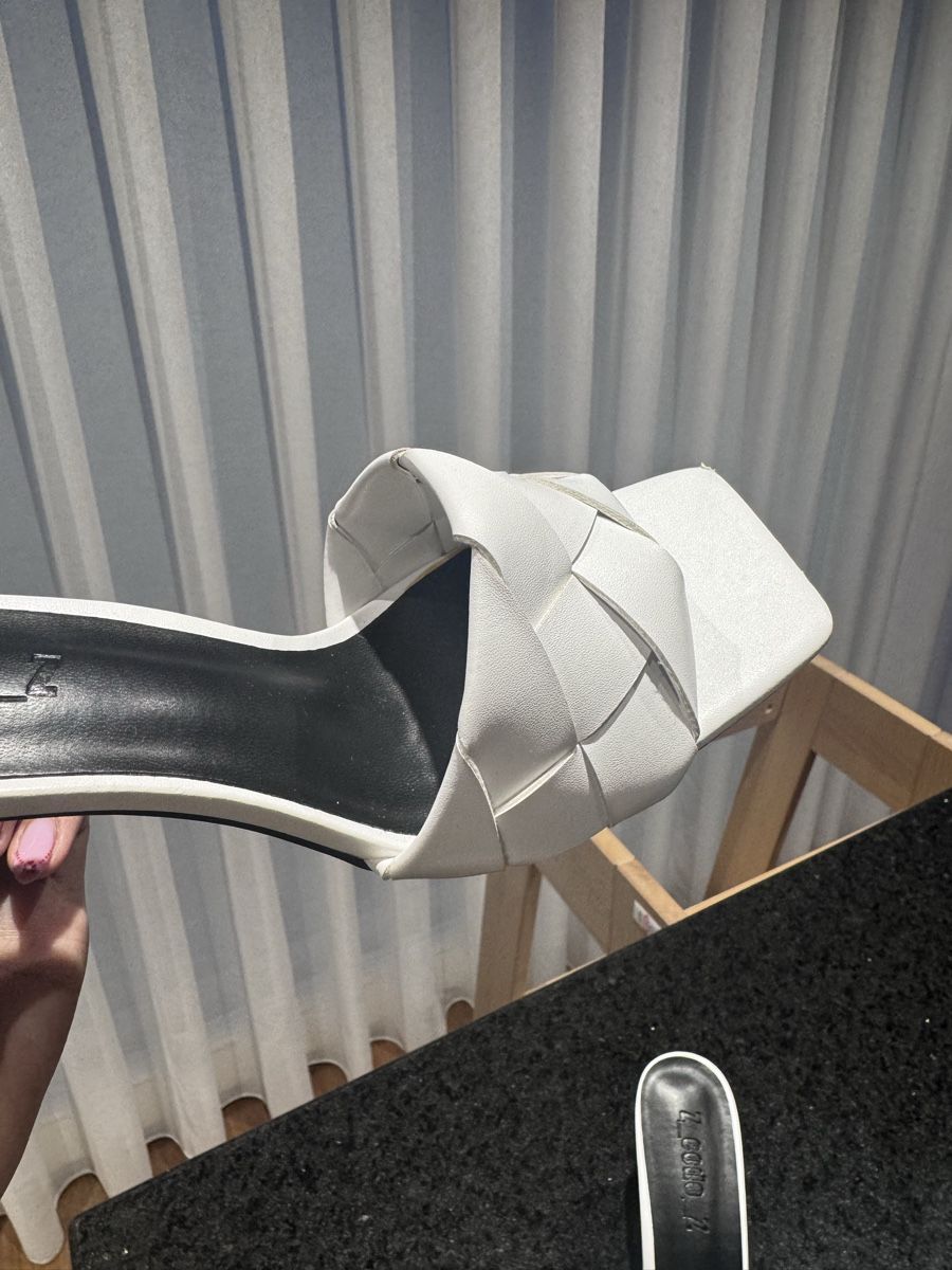 Scarpe da donna: Damenschuhe Sandalen weiss Grösse 38 – Usato da Luzern venduto da raquel.m 1