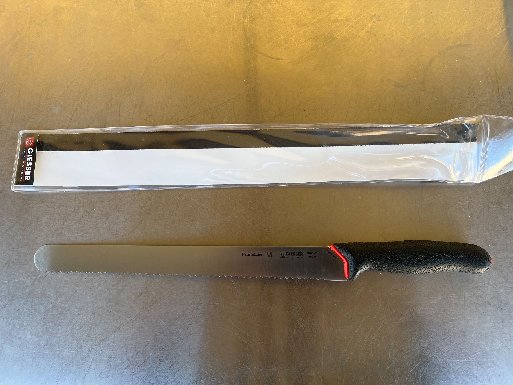 Coltelli da cucina: Konditorsäge 31cm Giesser Prime Line – Nuovo e nell'imballaggio originale da Gossau SG venduto da Sombat