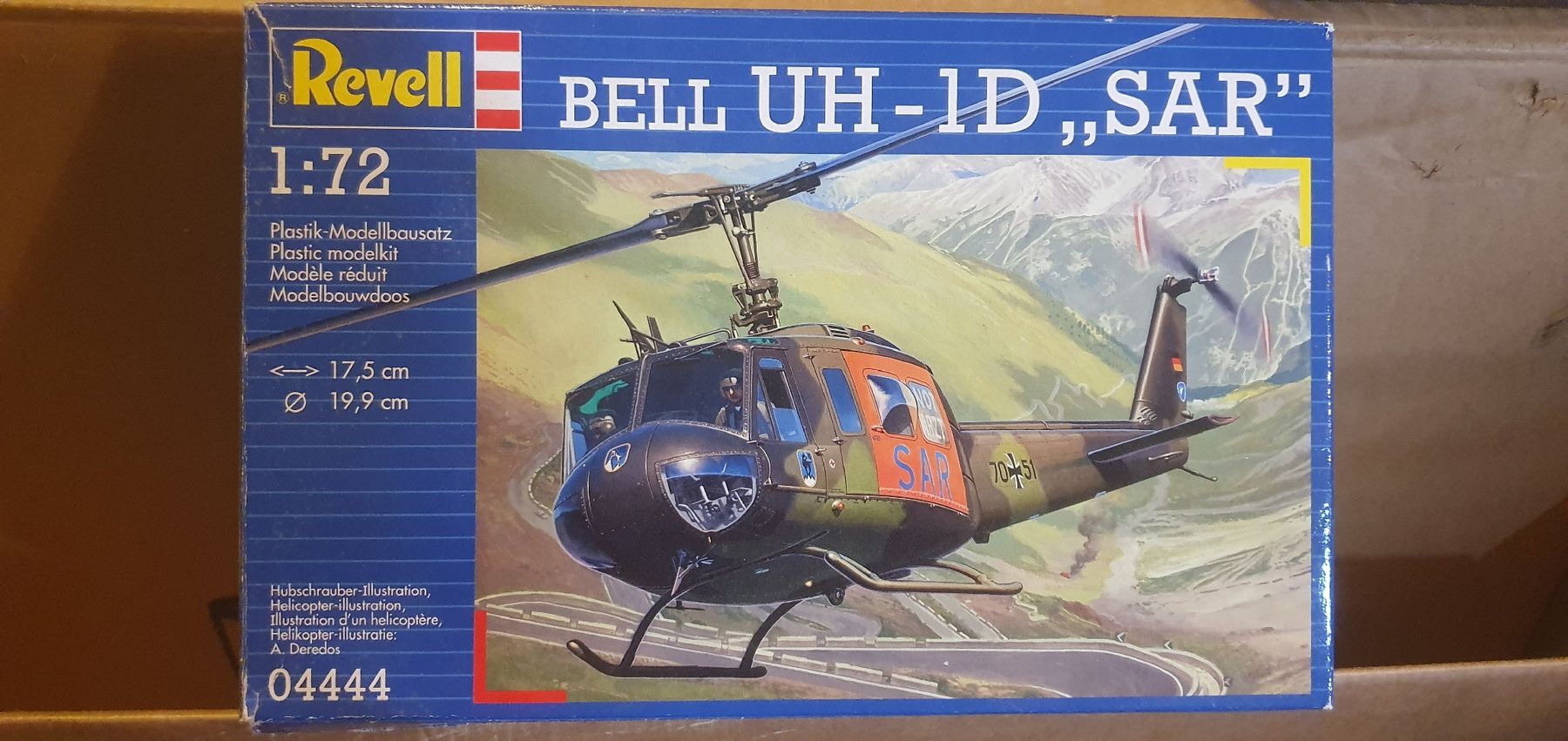 Revell Modellbausätze & Standmodelle: BELL UH-1D SAR Revell 1/72 – Gebraucht aus Kaisten von