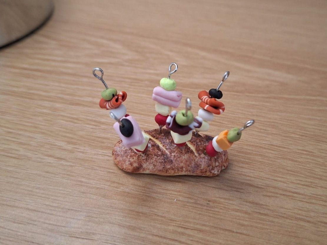 Maisons & Meubles de poupées: Retro Partyspiesschen Brot Handgemacht – Neuf (Voir description) à Zürich par HandmadeTinyFood 3