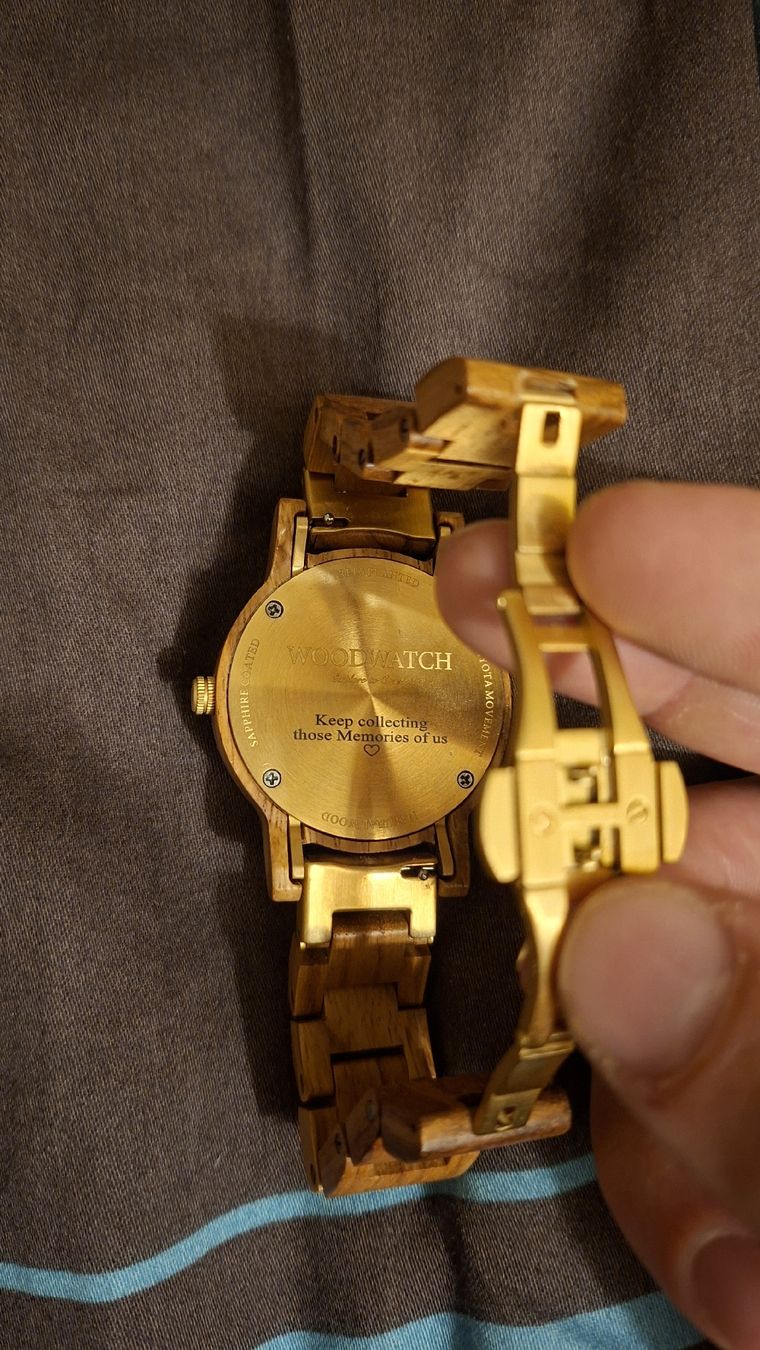 Uhren: Woodwatch mit Gravur – Gebraucht aus Emmen von Hobbyruum.ch 1