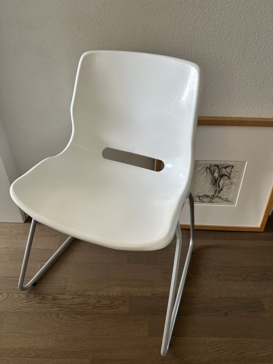 Ikea Sedie: Snille Stuhl weiss  – Usato da Luzern venduto da cam_f7qx
