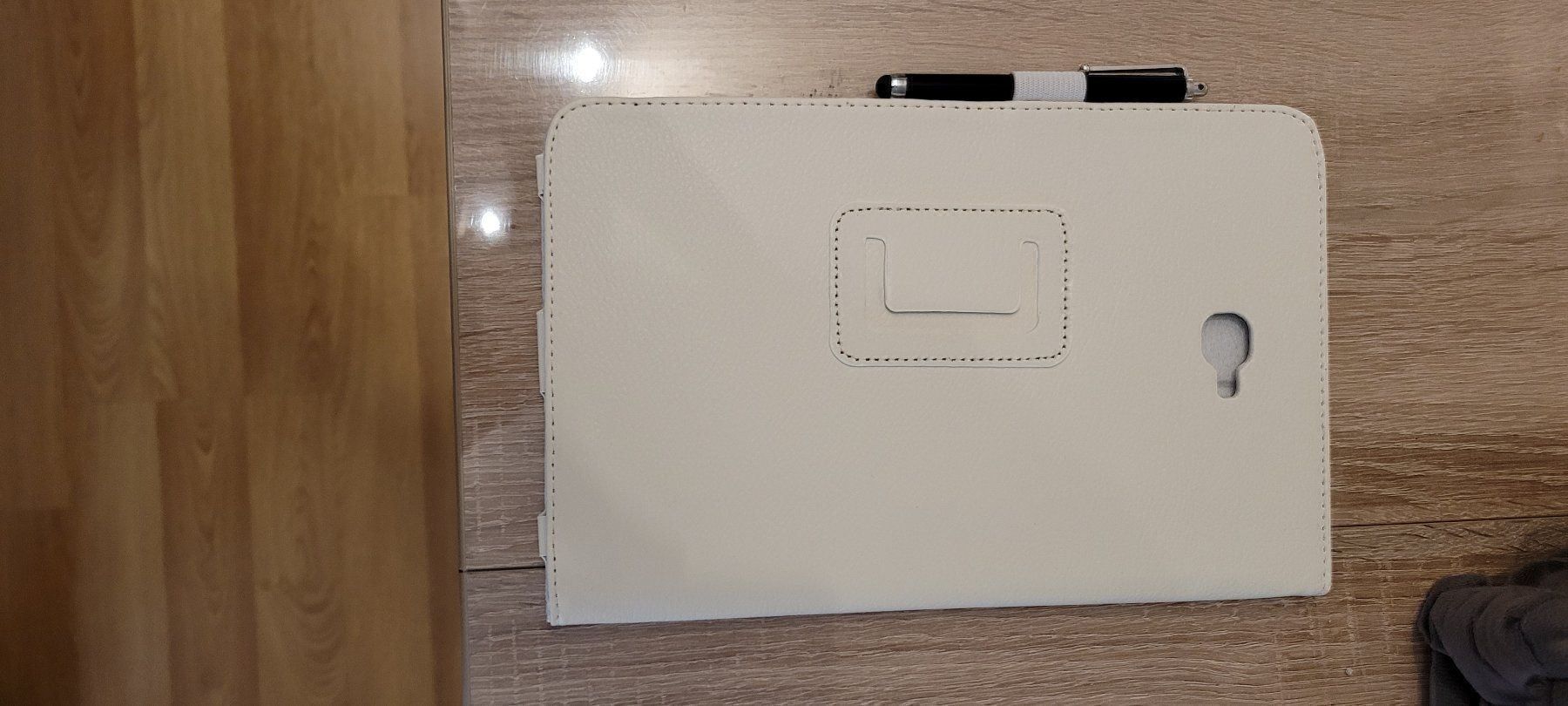 Cover & Protezioni schermo: Samsung Tablet Hülle Cover 10.1 Weiss – Usato da Adlikon b.Regensdf venduto da ChriZ86 2