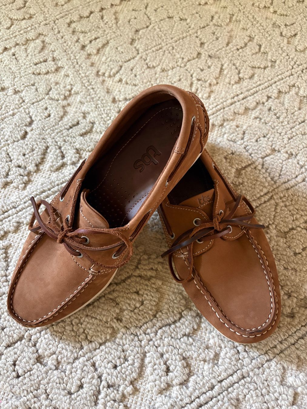 TBS Herrenschuhe: Chaussures bateau TBS, Cuir Nubuck, 43 – Gebraucht aus Auvernier von Arocc
