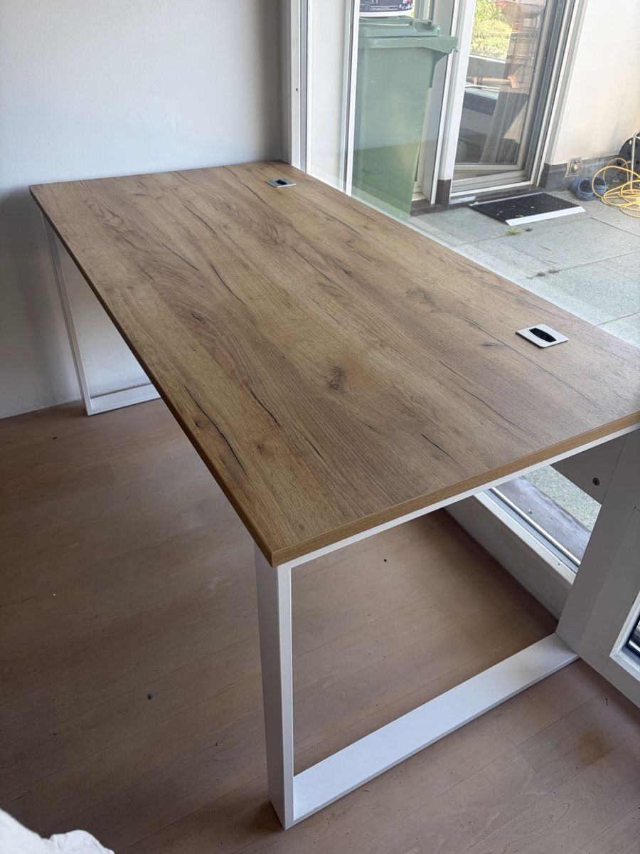Scrivanie: Wooden desk 180cm – Usato da Stäfa venduto da CharlotteJB