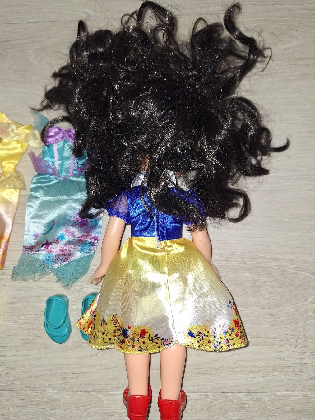 Bambole: Puppe Schneewittchen mit Disney Kleider Set – Usato da Egerkingen venduto da Niceli1 1