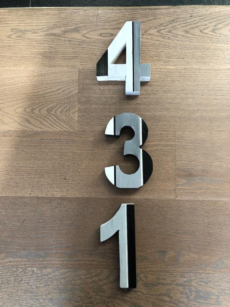 Toutes les décorations: Zahlen 1 - 3 - 4 aus Holz – D'occasion à Samstagern par TAAF 3