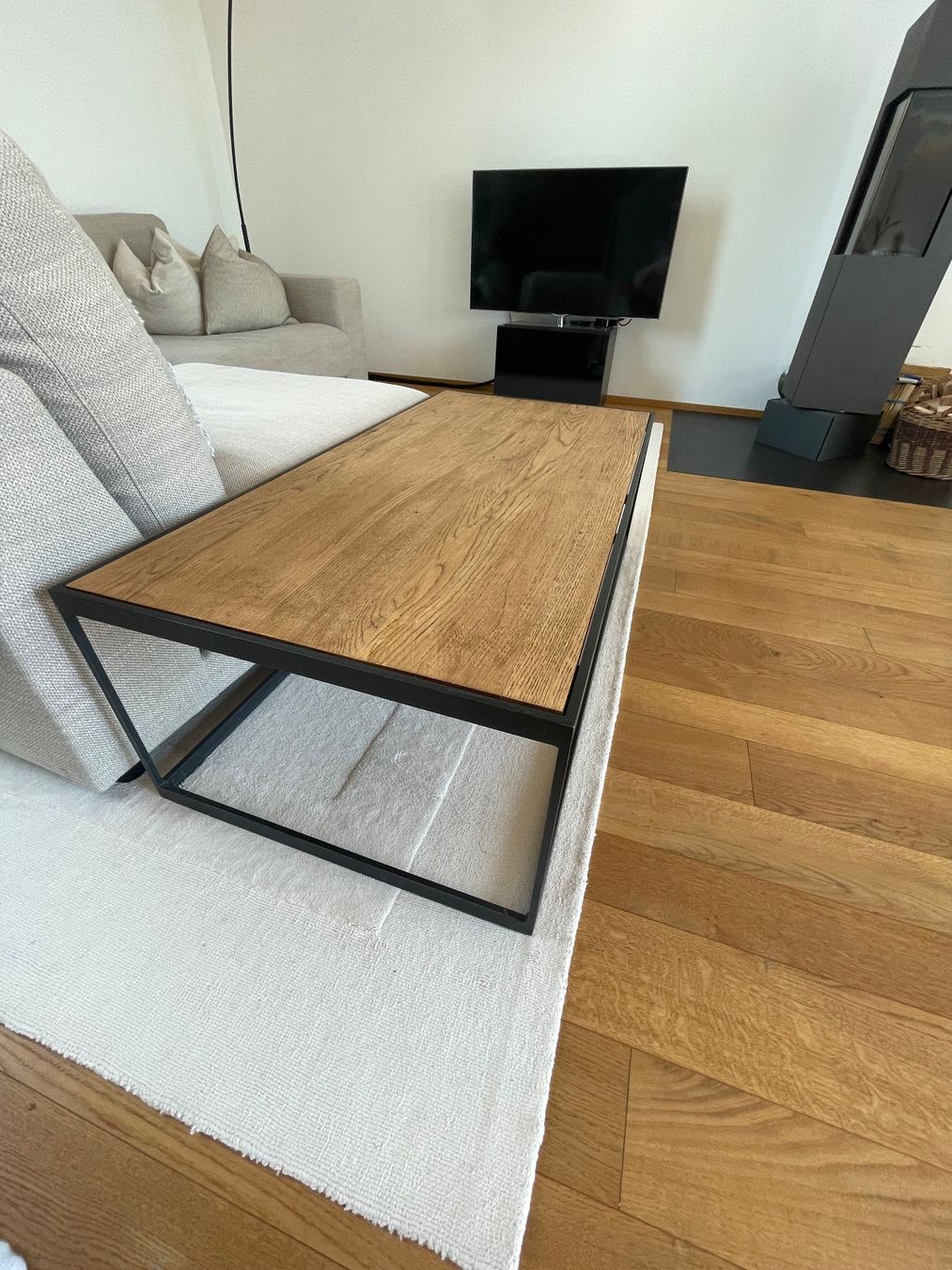 Tavoli: Couchtisch aus Massivholz – Nuovo (secondo la descrizione) da Münchenstein venduto da pas_2nfs 1